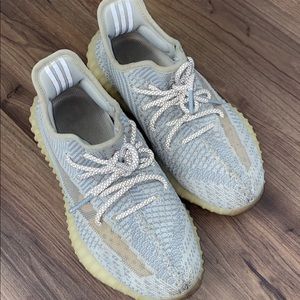 Yeezys Lundmark 350s